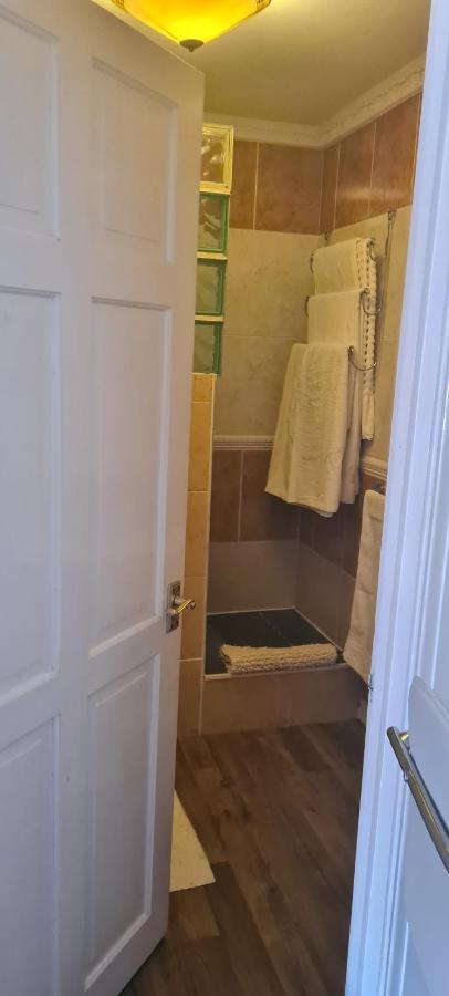ברידג'נד Parc Lodge Guesthouse מראה חיצוני תמונה